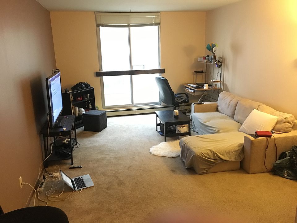 1st image of 3055 N Oakland Ave APT 310