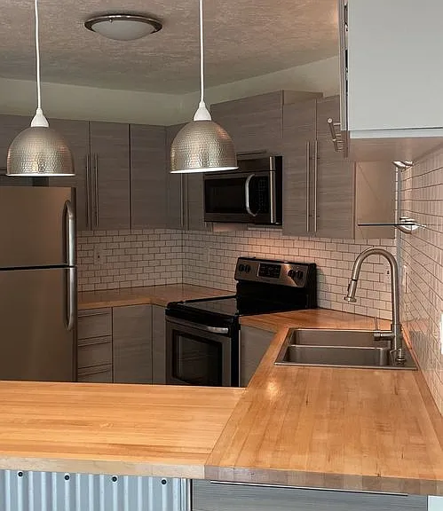 1725 W Koch St #10 — Photo 7