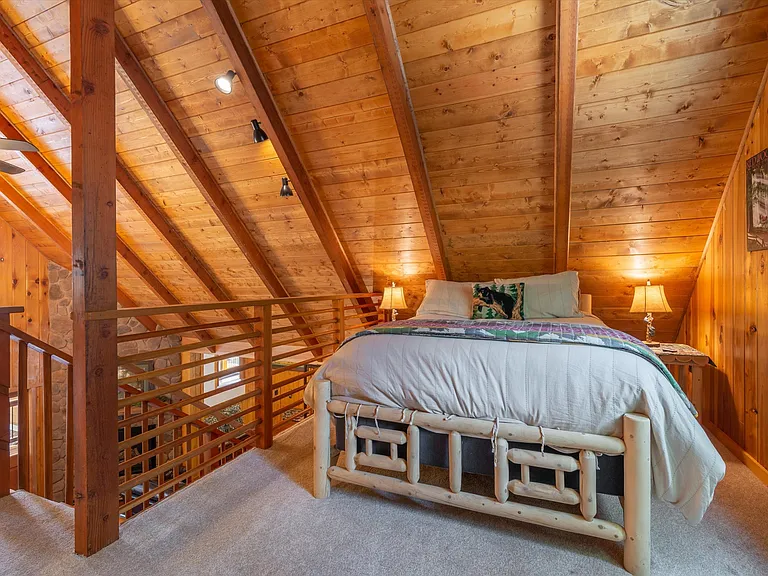 6431 Tamarack Rd — Photo 15