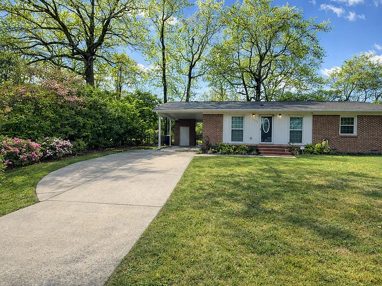 1278 Fort Dr — Photo 1