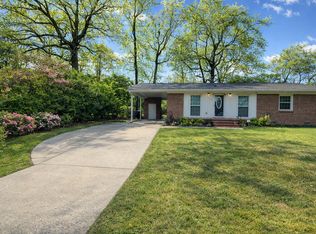 1278 Fort Dr, Hanahan, SC 29410