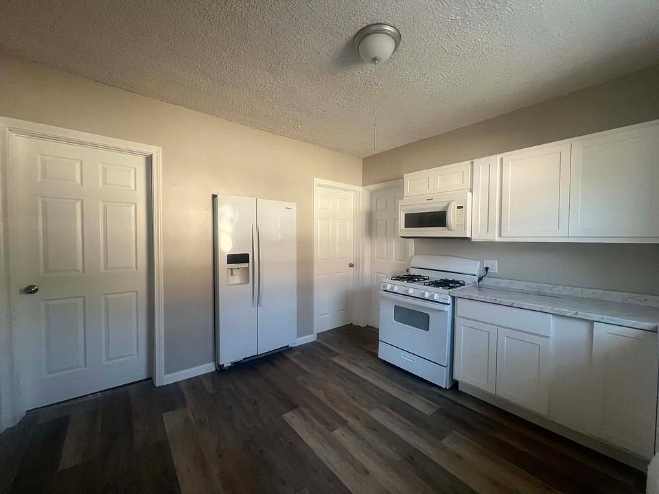 2nd image of 1276 Page Blvd