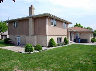 6526 W 83rd St, Burbank, IL