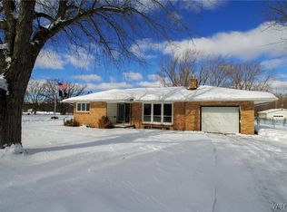 7408 Michael Rd, Orchard Park, NY 14127