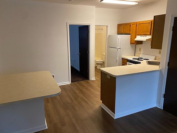 3rd image of 605 N Broom St APT 1