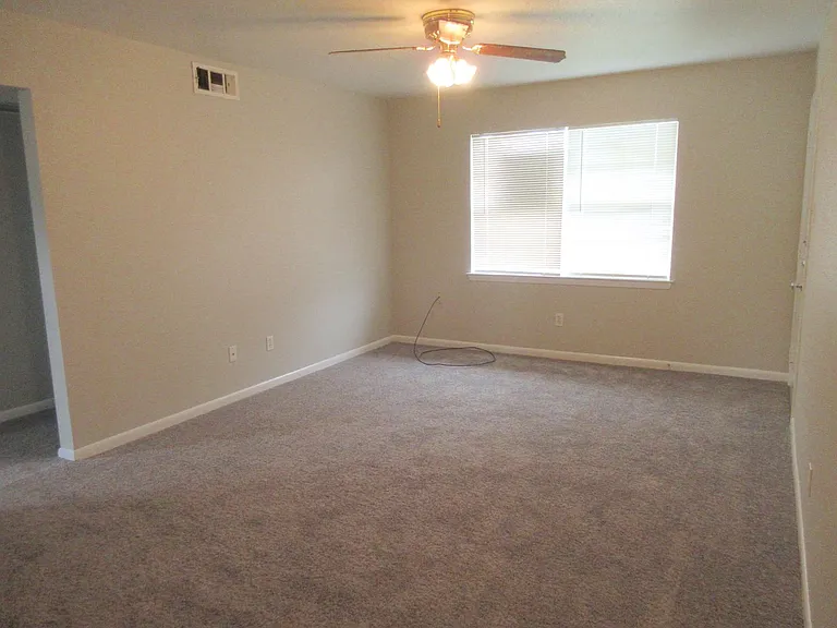 1230 Shadowdale Dr #12 — Photo 7