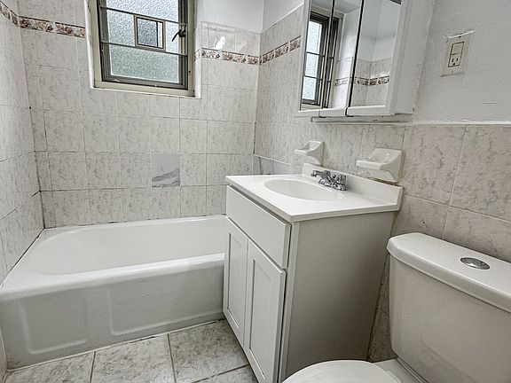 5th image of 69-05 186th Ln