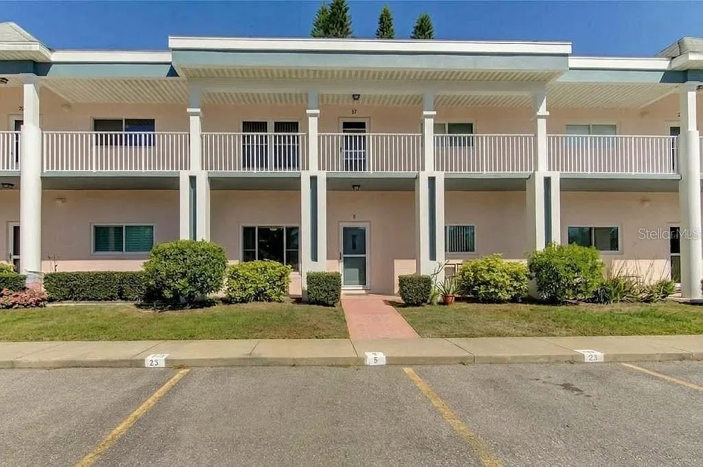 2 bed, 2.0 bath, 1210 sqft, $1,850 — Photo 2