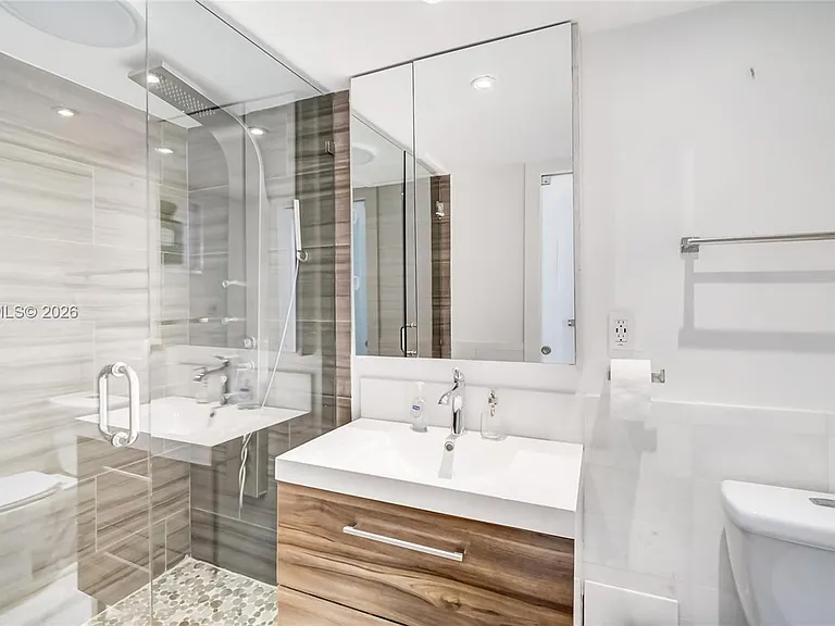 2301 Collins Ave #439 — Photo 8