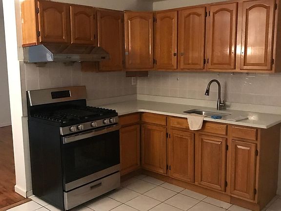 3rd image of 14474 37th Ave #1