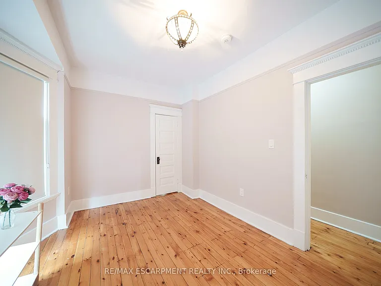8 William St — Photo 28