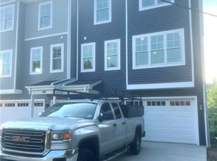 107 Locust Ridge Dr, Pittsburgh, PA 15209