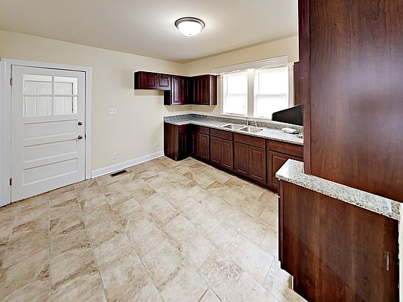 4th image of 13339 S Avenue O