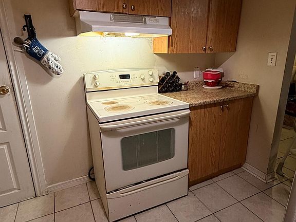 3rd image of 49 Sandmere Ave #Basement