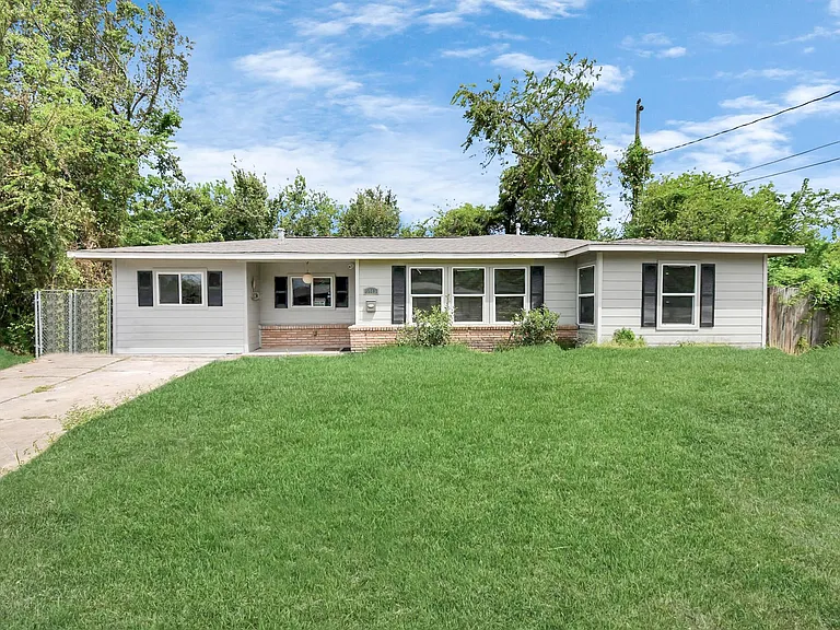 3743 Odin Ct — Photo 2