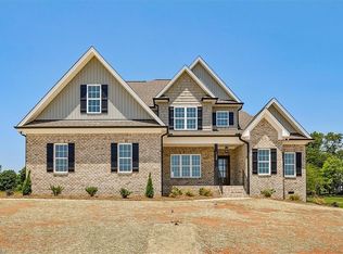 7420 Kingsley Pl, Stokesdale, NC 27357