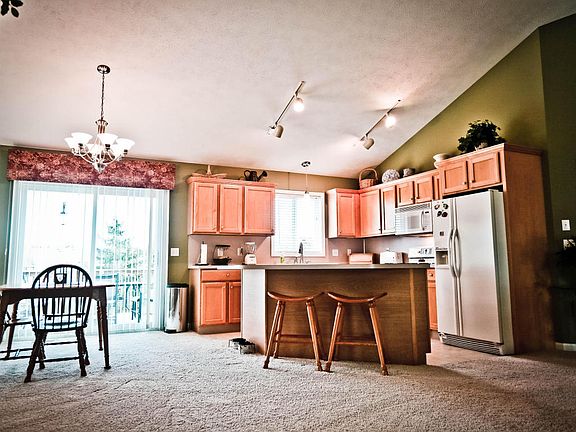 3rd image of 6768 Hartman Dr SE