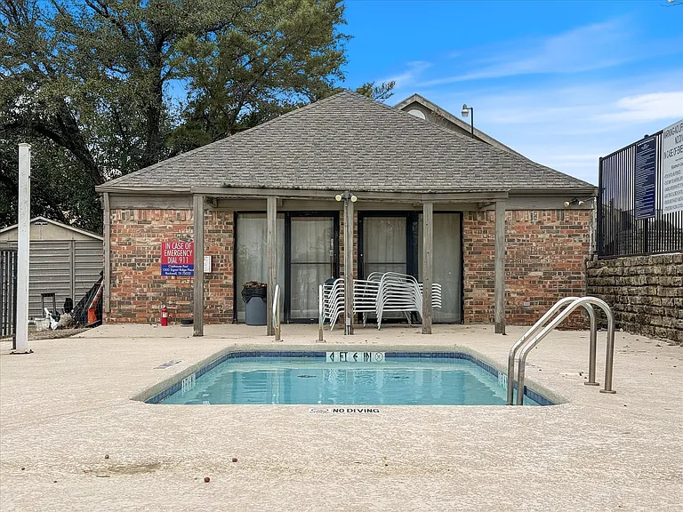 1041 Signal Ridge Pl — Photo 24