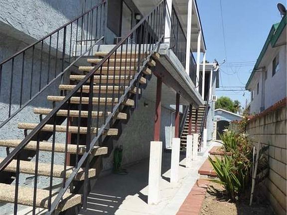 3rd image of 6316 Pickering Ave #D