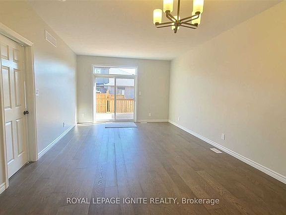 5th image of 98 Athabaska Dr