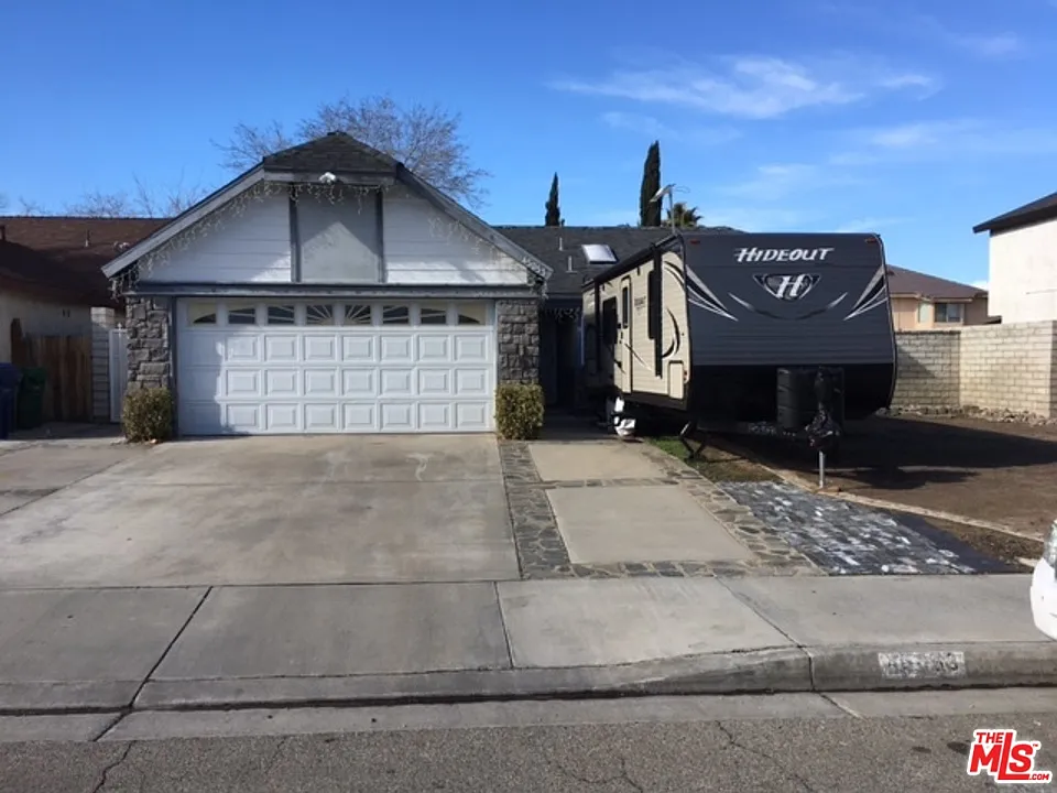 45053 Colleen Dr photo 1