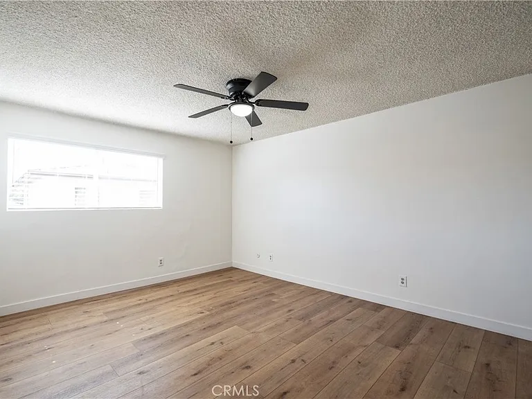 972 W 14th St #3 — Photo 9