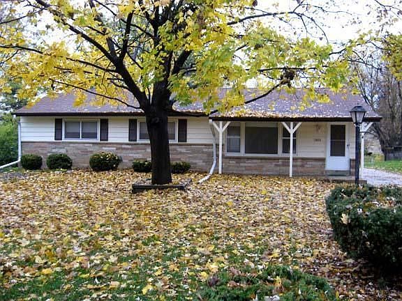 1st image of 10634 W Courtland Ave