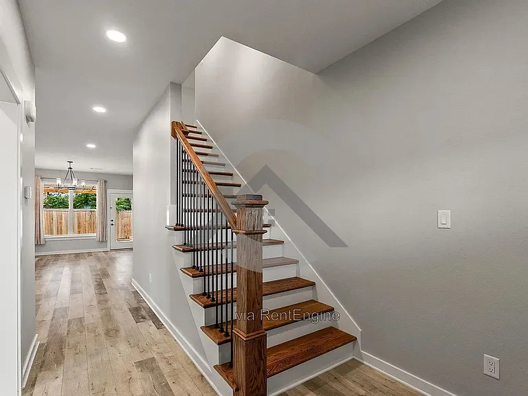1725 Rohan Cir — Photo 4