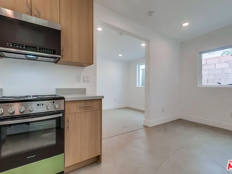 1151 S Highland Ave — Photo 7