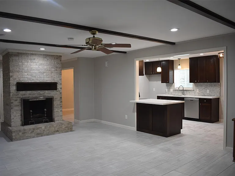 3110 Springhill Dr — Photo 2