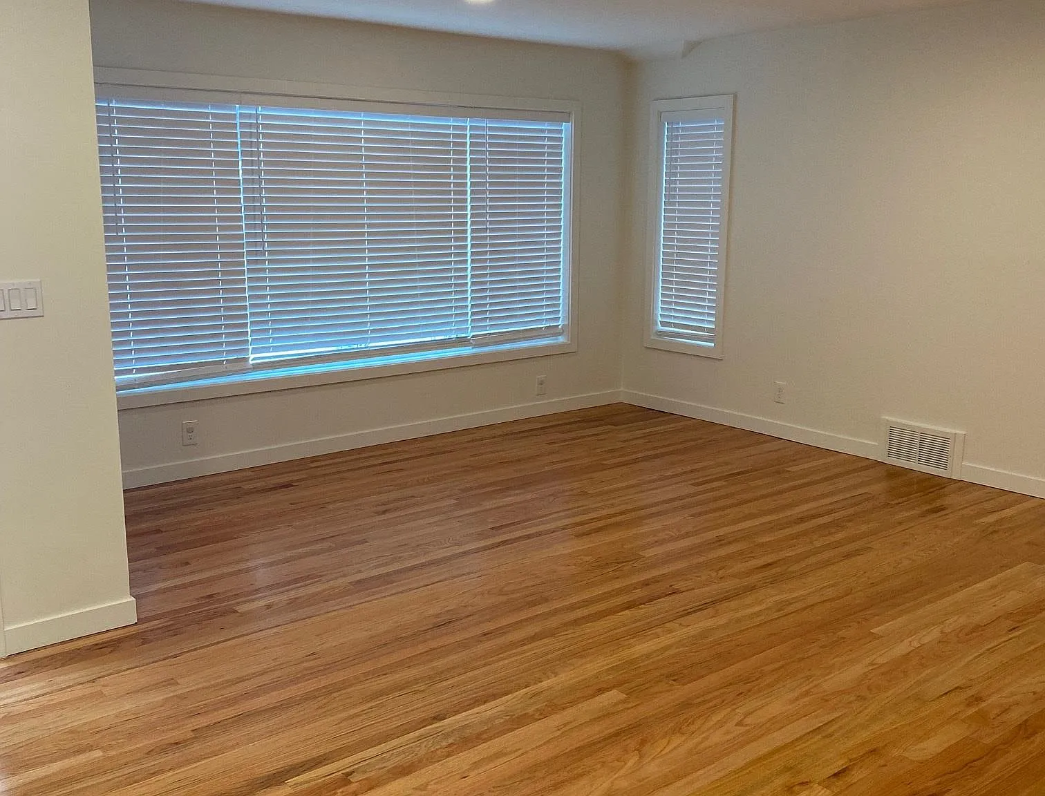 2 bed, 1.5 bath, 1170 sqft, $3,500 — Photo 3