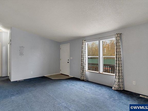2nd image of 1015 Oak St Unit 71