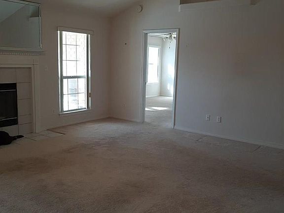 3rd image of 715 Jester Ct