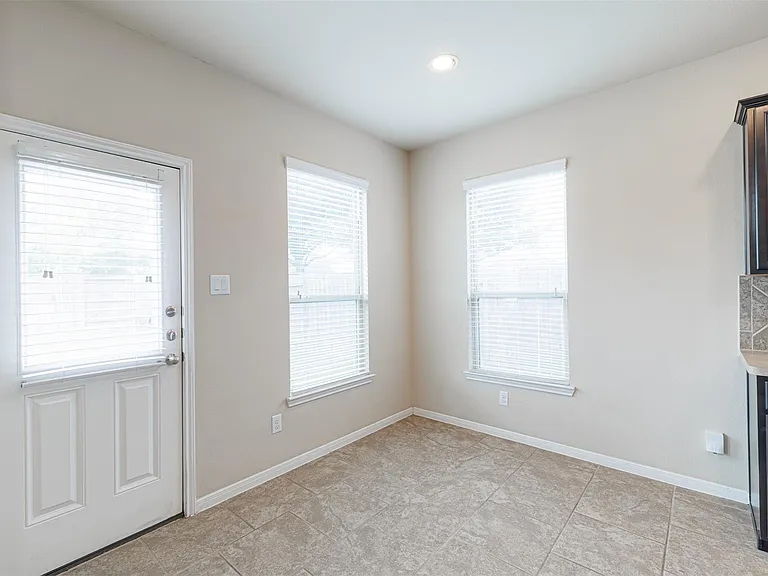25322 Saddlebrook Ranch Dr — Photo 7