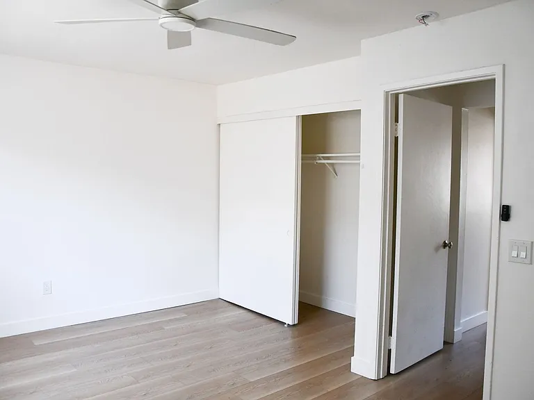 994 Valencia St — Photo 29