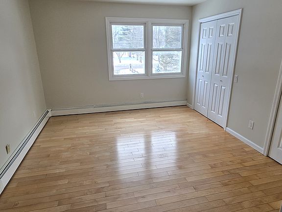 5th image of 272 Heineberg Dr #270