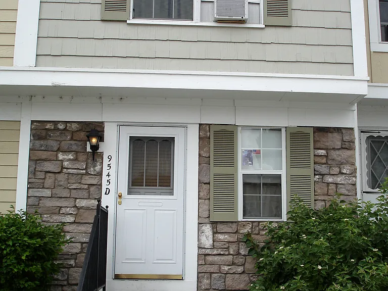 Front of townhome