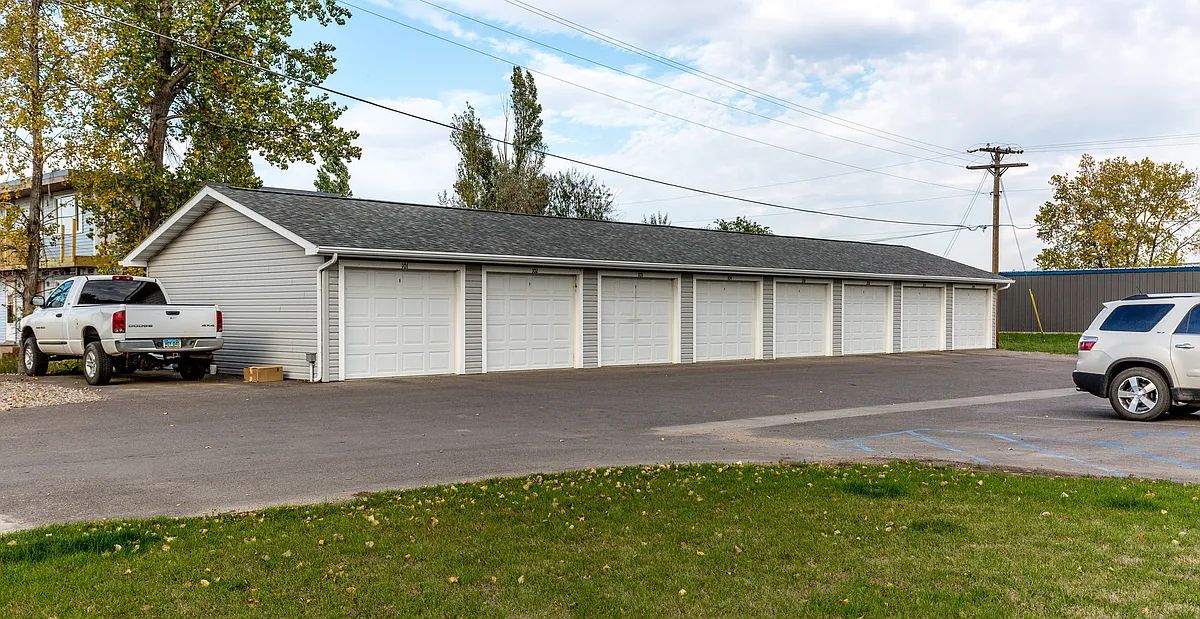 Building Photo - 825 43rd St SE