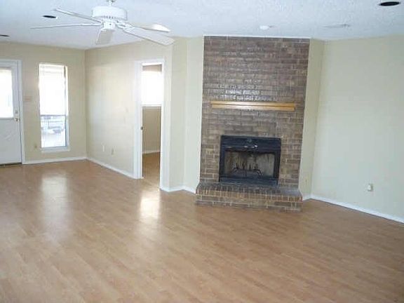 2nd image of 2836 Shady Brook Dr