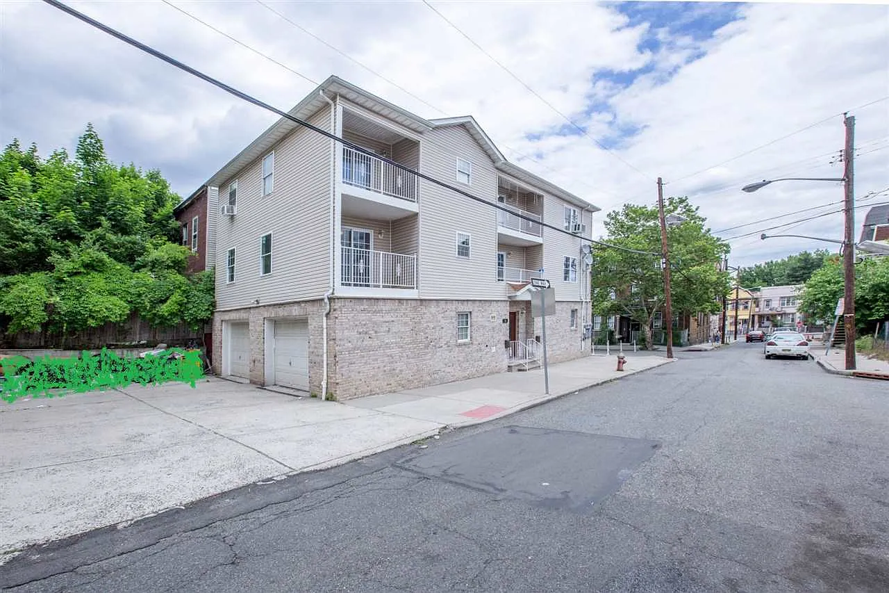 35 Randolph Ave photo 1