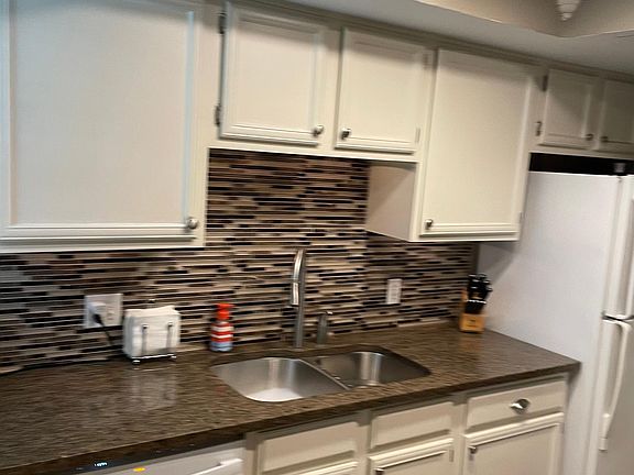 5th image of 6495 Bordeaux Ave #6495