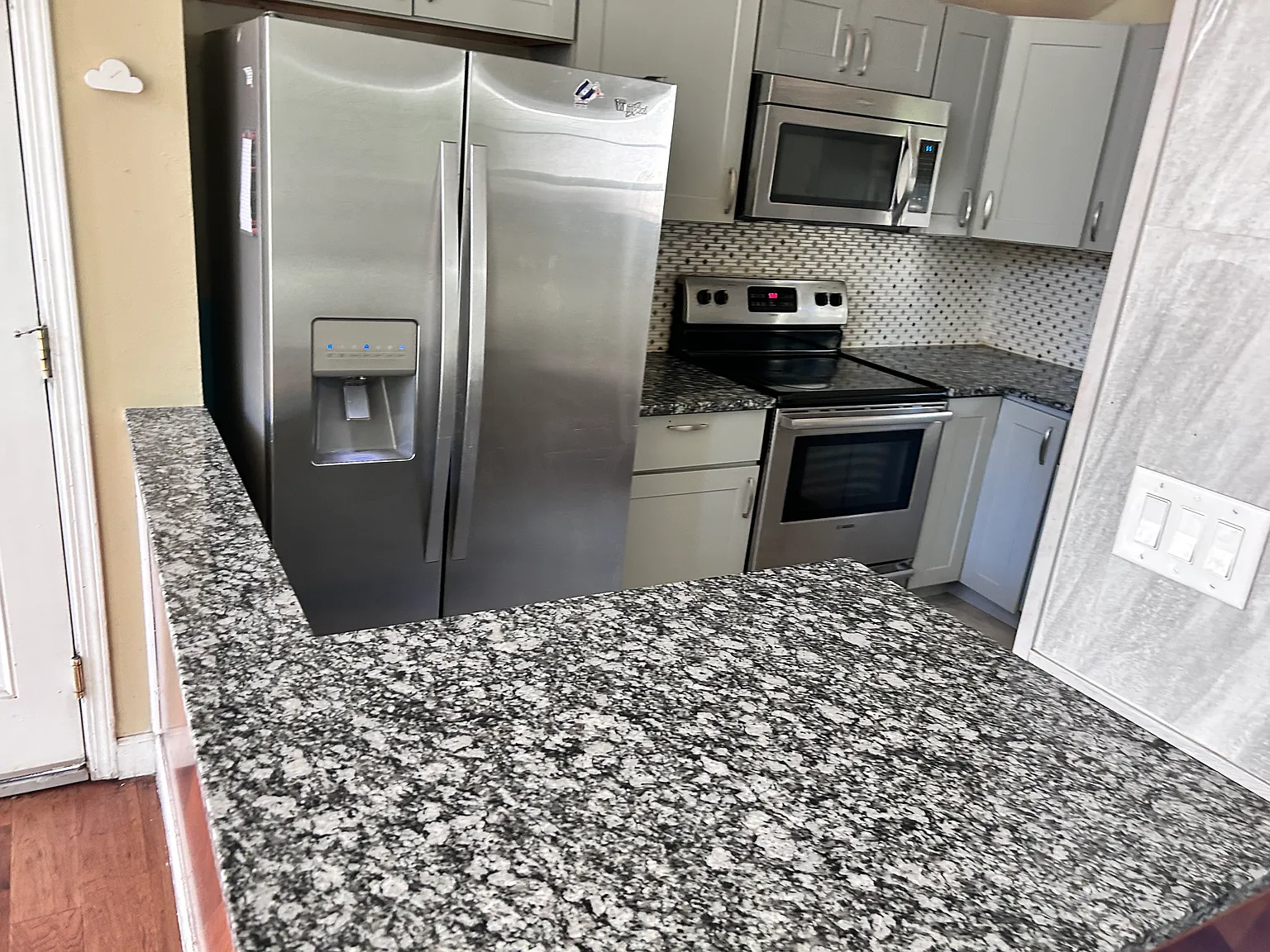 4 bed, 1981 sqft, $2,800 — Photo 4