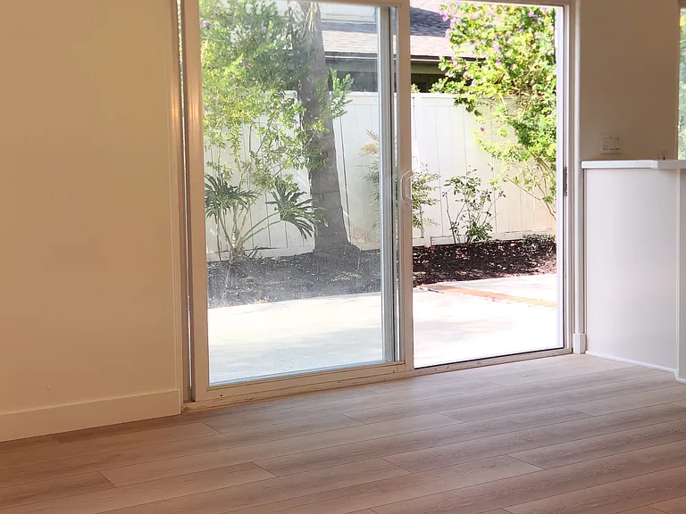 2246 Levante St — Photo 16