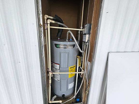 5th image of 7405 Granada Ave