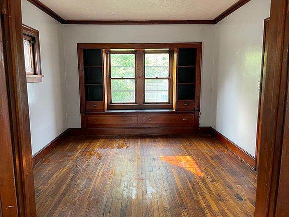 3rd image of 7819 Maryland Ave