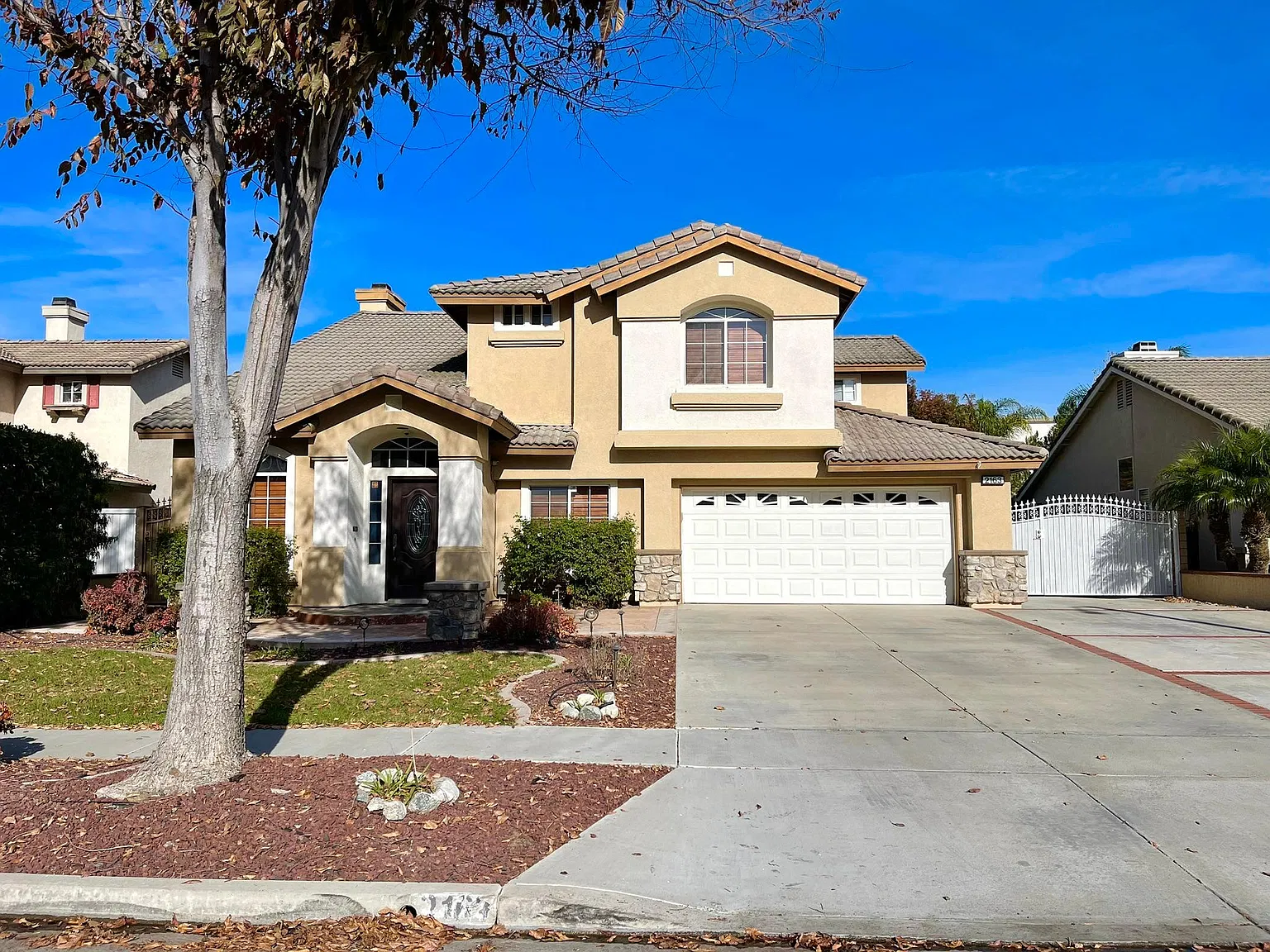 4 bed, 2409 sqft, $3,950 — Photo 1