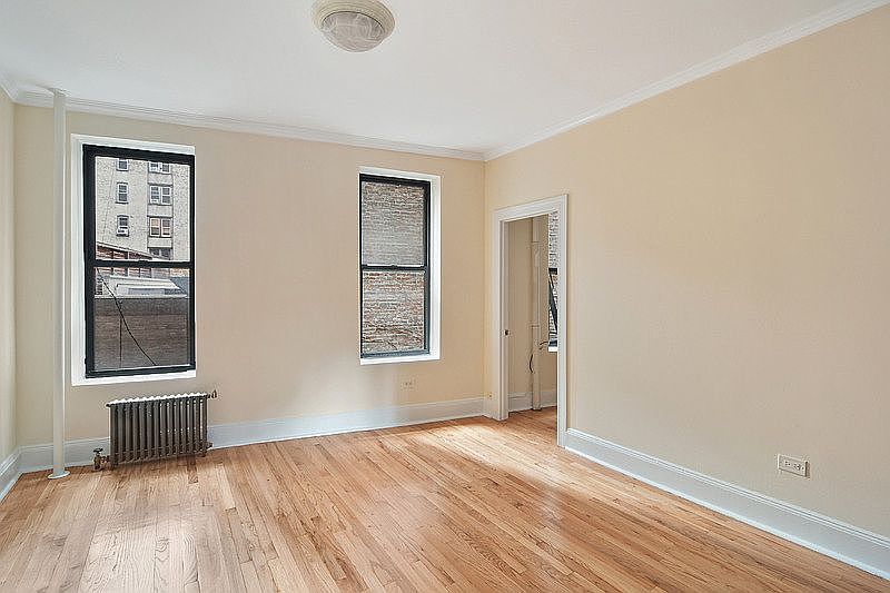 1st image of 17 Greenwich Ave APT 2R