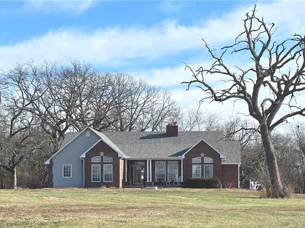 1301 S Sloan St, Maysville, MO 64469