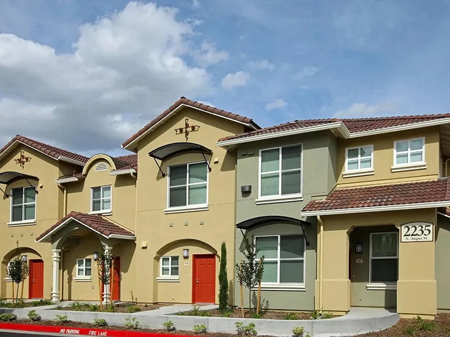 Parc Grove Commons — Photo 2