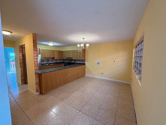 4th image of A 27 Spring Hl